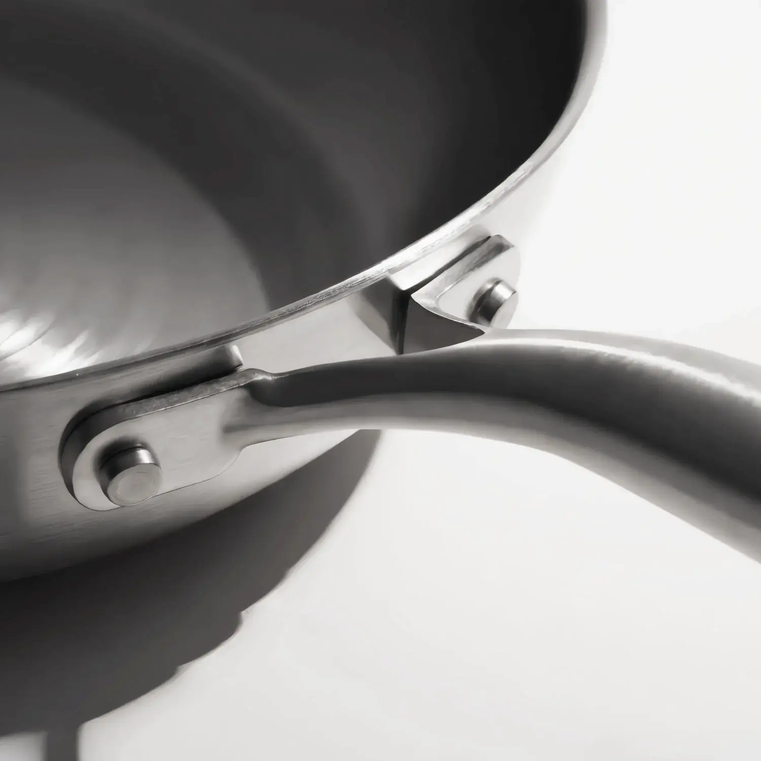 Quelle marque de poêle inox choisir pour votre cuisine ?