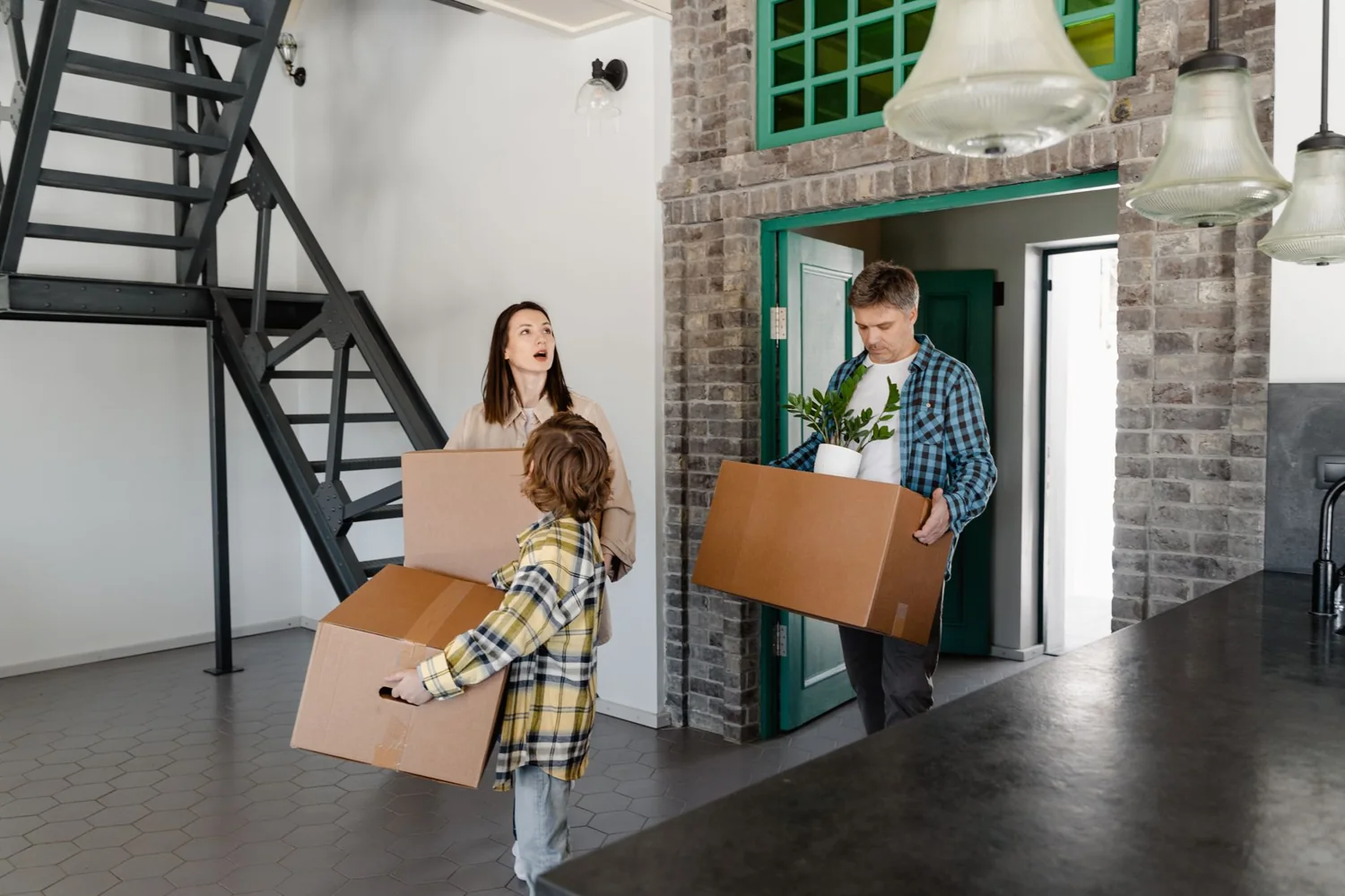 Comment désencombrer sa maison avant un grand départ ?
